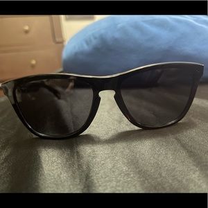 Brand new never worn Oakley sunglasses